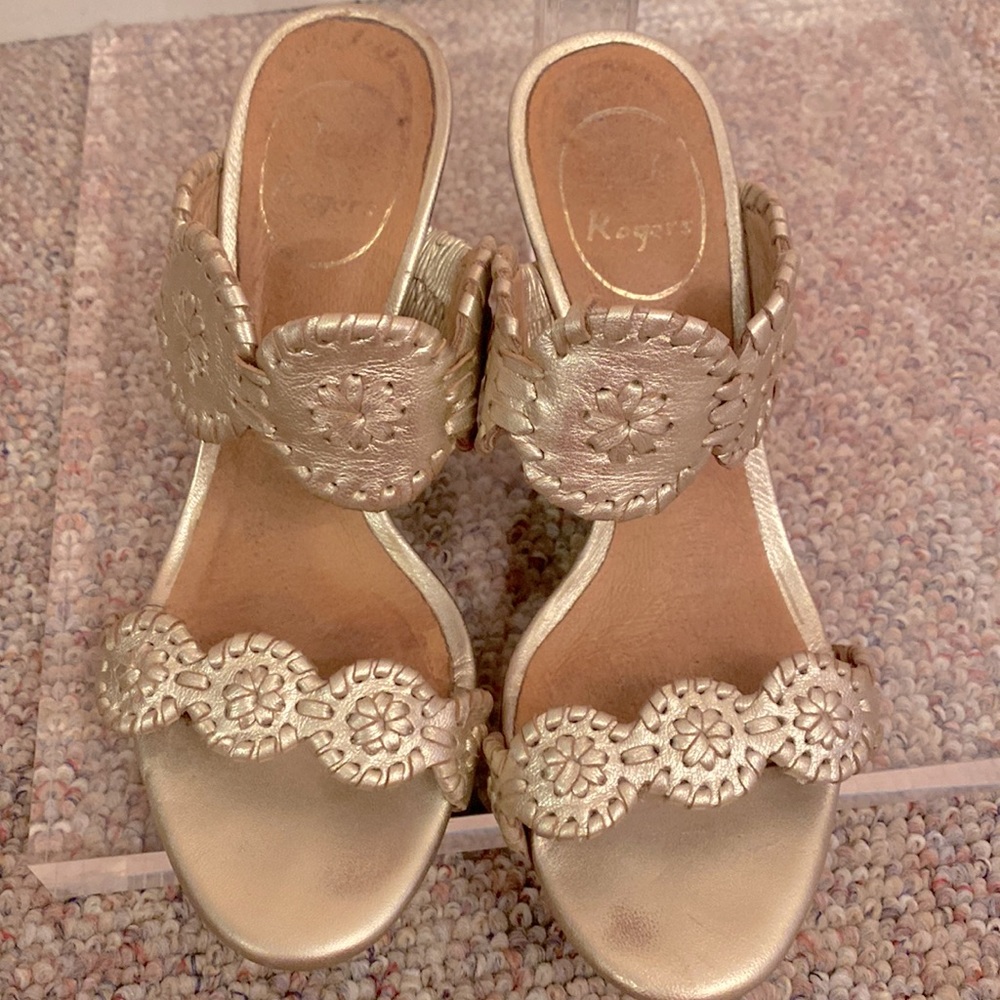 GUC! Jack Rogers gold wedges. Size 6.